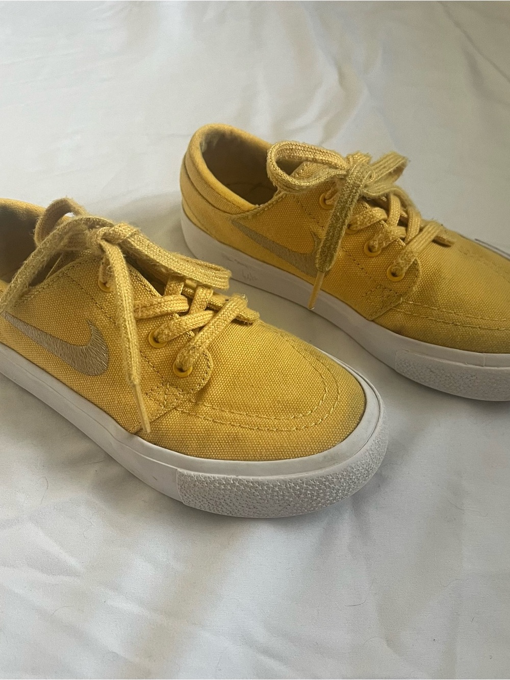 Nike Kids Yellow Canvas Low-Top Skate Sneakers